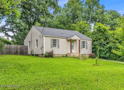 Photo of 3511 Kenilworth Lane, Knoxville, TN 37914 (MLS # 1348229)