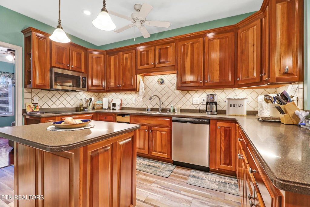 Photo of 12 Chelteham Lane, Crossville, TN 38558 (MLS # 1360647)