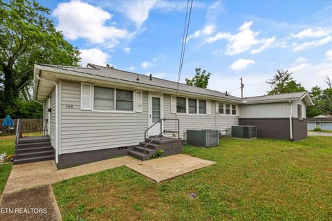 Photo of 148 Maryville Circle, Oak Ridge, TN 37830 (MLS # 1342117)