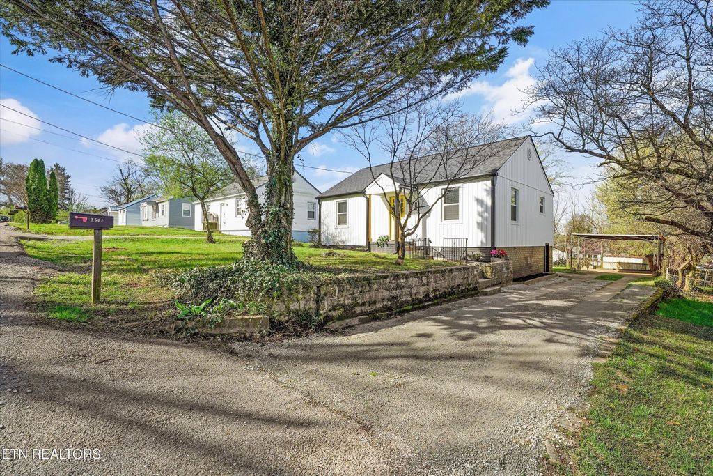 Photo of 3501 Feathers St, Knoxville, TN 37920 (MLS # 1332735)