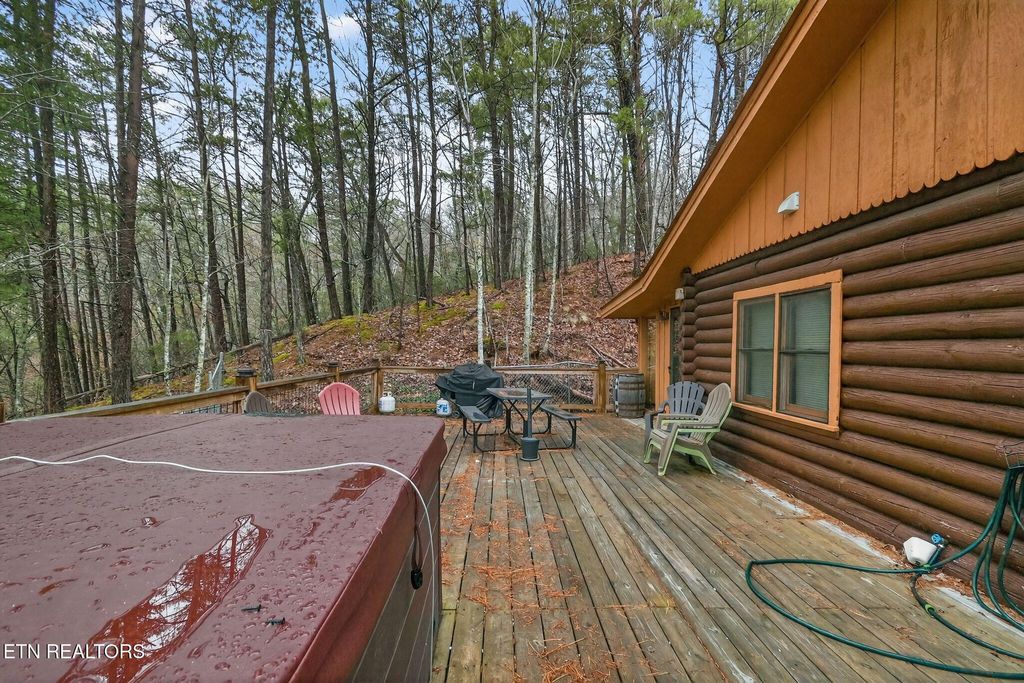 Photo of 1209 Honeysuckle Lane, Sevierville, TN 37876 (MLS # 1323591)