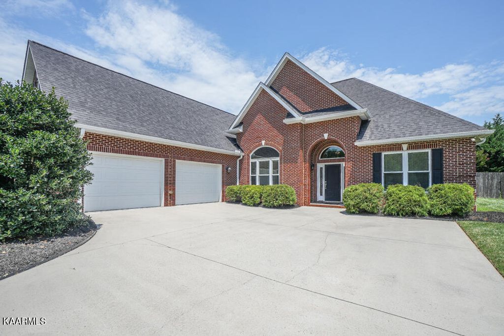 Photo of 1136 Brighton Drive, Alcoa, TN 37701 (MLS # 1234643)
