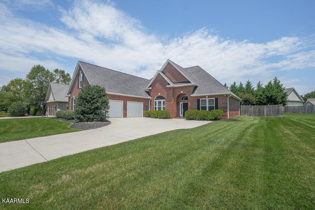 Photo of 1136 Brighton Drive, Alcoa, TN 37701 (MLS # 1234643)