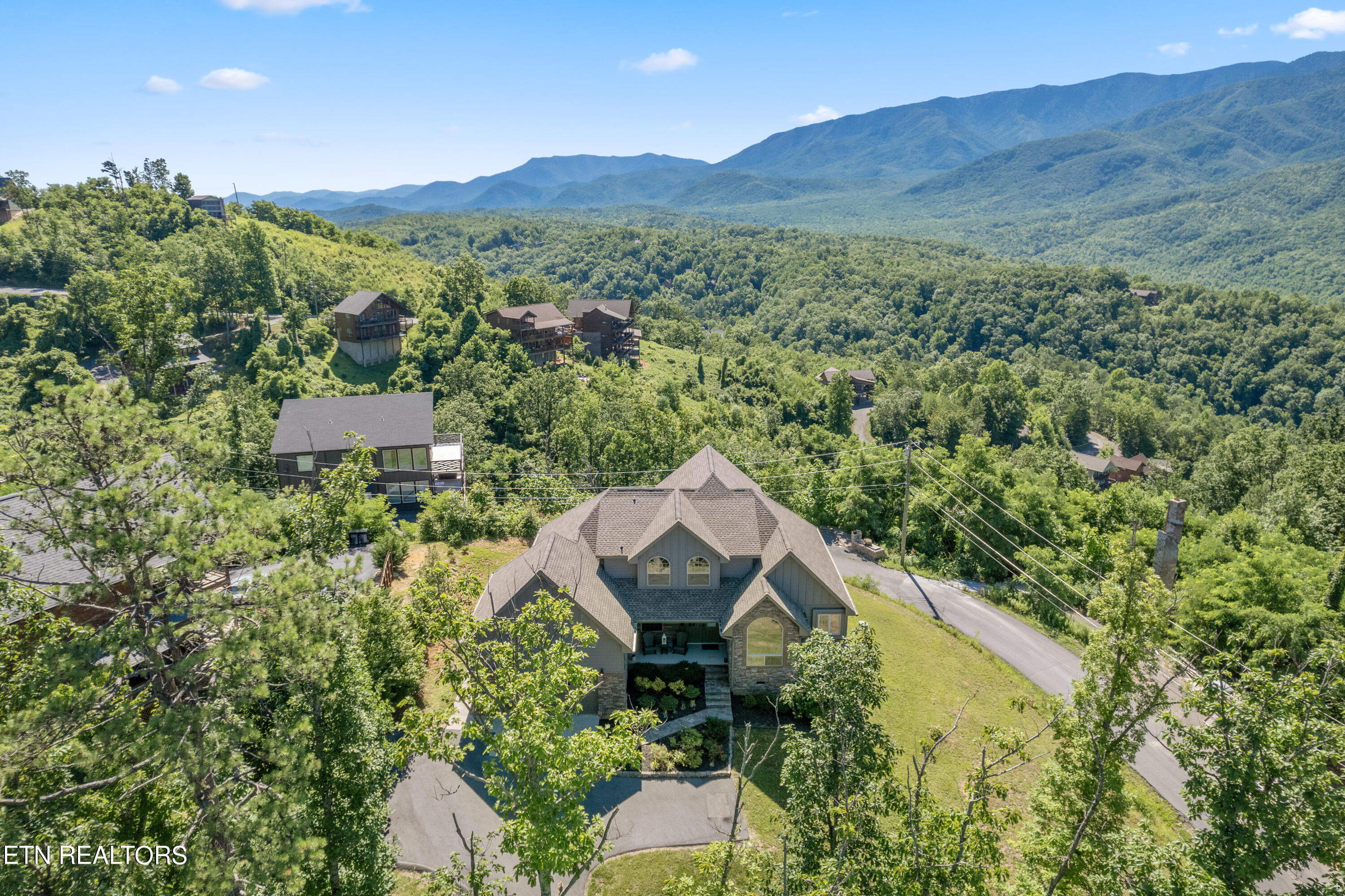 904 Pine Cone Way