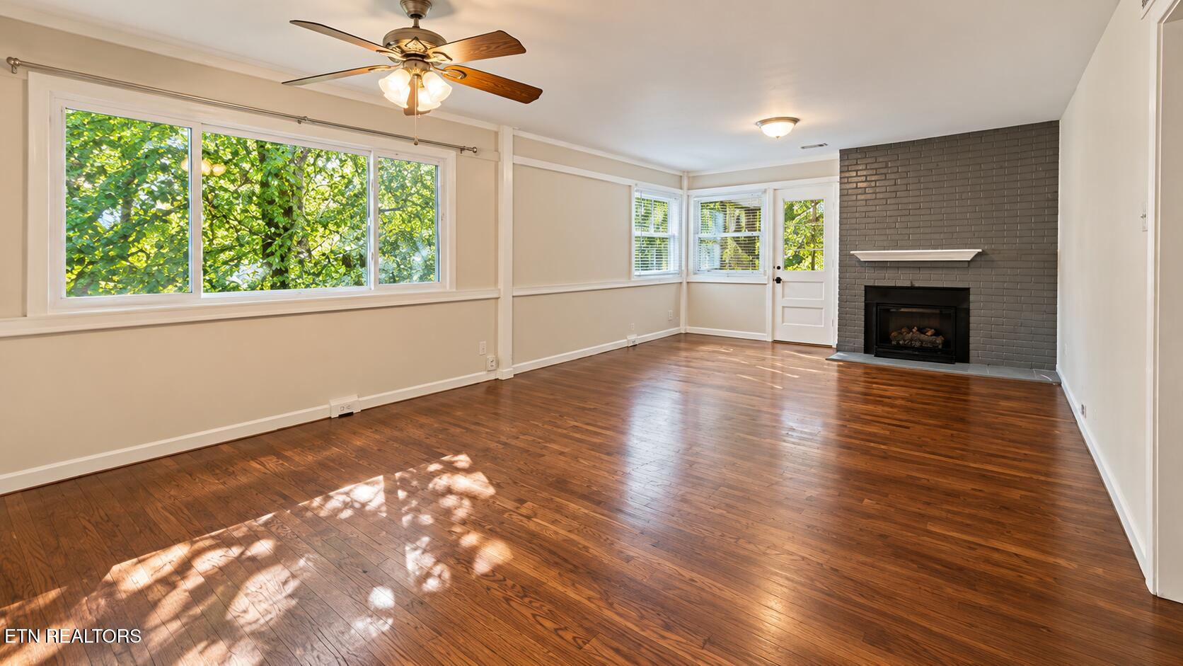 205 W Fairview Rd