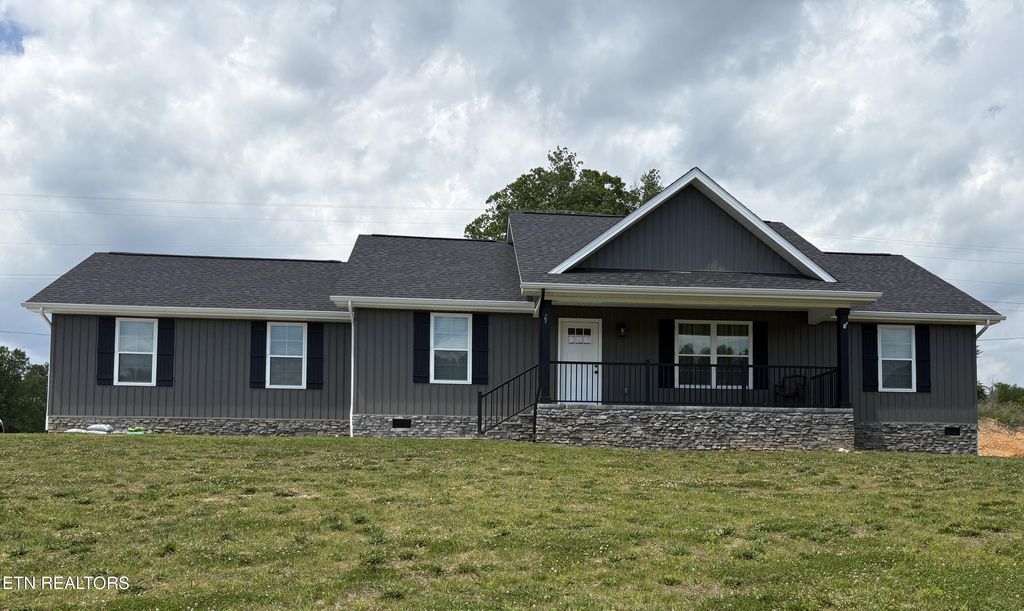 Photo of 100 Jack St, Tazewell, TN 37879 (MLS # 1341496)