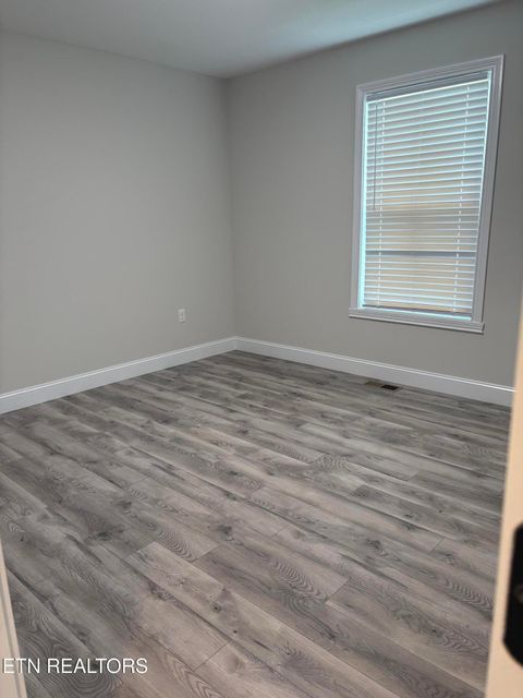 Tiny photo for 100 Jack St, Tazewell, TN 37879 (MLS # 1341496)
