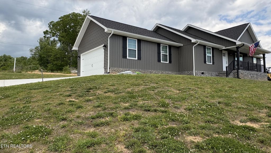 Photo of 100 Jack St, Tazewell, TN 37879 (MLS # 1341496)
