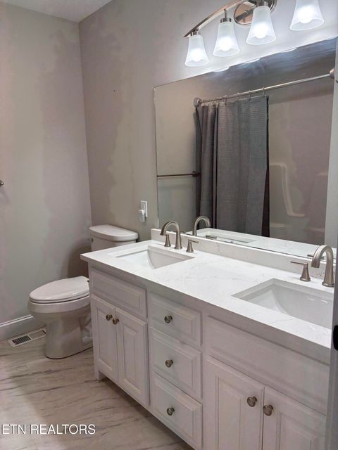 Tiny photo for 100 Jack St, Tazewell, TN 37879 (MLS # 1341496)