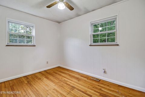 Tiny photo for 130 Shubert St, Kingston, TN 37763 (MLS # 1342488)