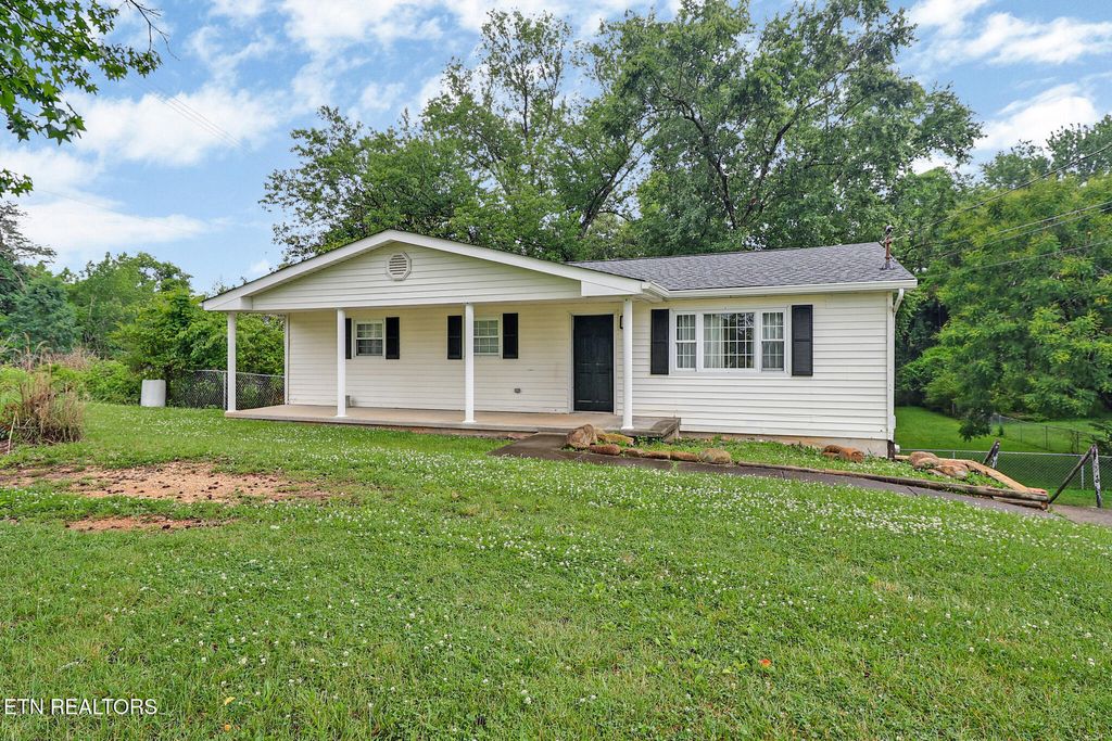 Photo of 130 Shubert St, Kingston, TN 37763 (MLS # 1342488)