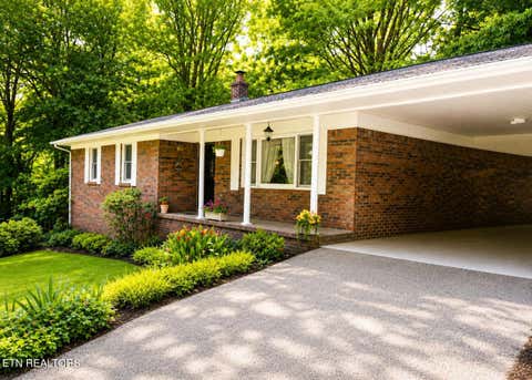 Photo of 129 Jefferson St, Harrogate, TN 37752 (MLS # 1344758)