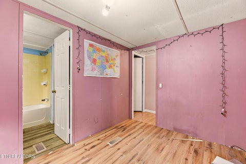 Tiny photo for 157 Baker Rd, Rockwood, TN 37854 (MLS # 1357707)