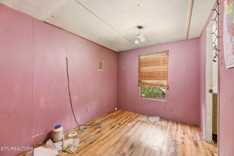 Tiny photo for 157 Baker Rd, Rockwood, TN 37854 (MLS # 1357707)