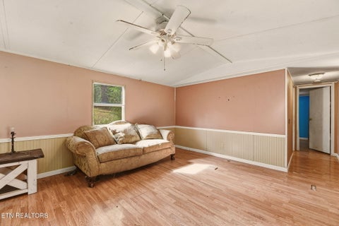 Tiny photo for 157 Baker Rd, Rockwood, TN 37854 (MLS # 1357707)