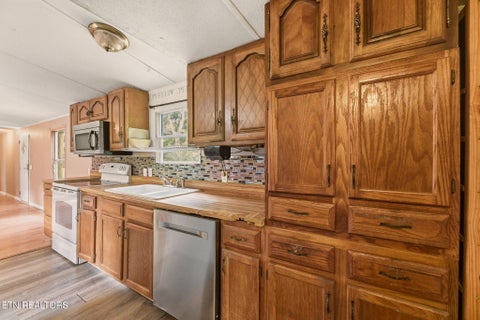 Tiny photo for 157 Baker Rd, Rockwood, TN 37854 (MLS # 1357707)