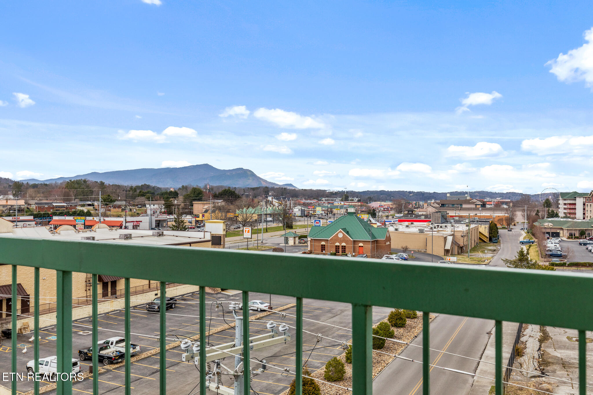 3203 N RIVER Rd 610-611