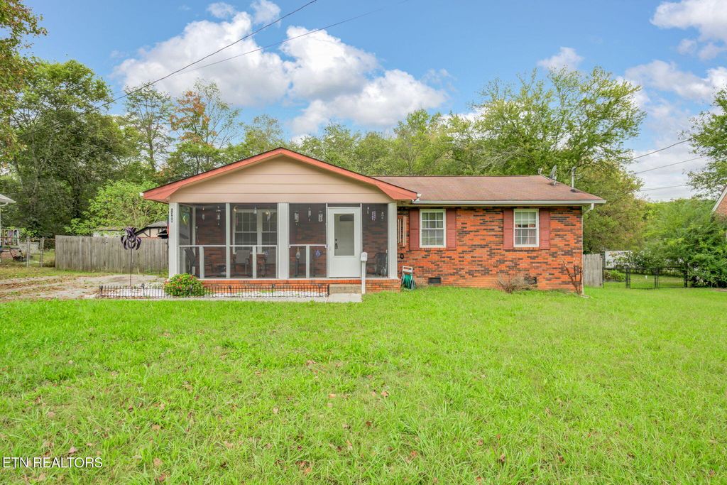 Photo of 1308 Clinch Ave, Clinton, TN 37716 (MLS # 1316986)