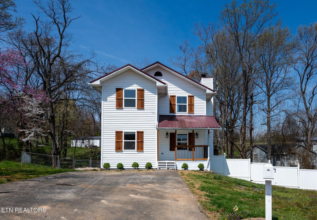 Photo of 426 Willow Tree Lane, Morristown, TN 37814 (MLS # 1311310)