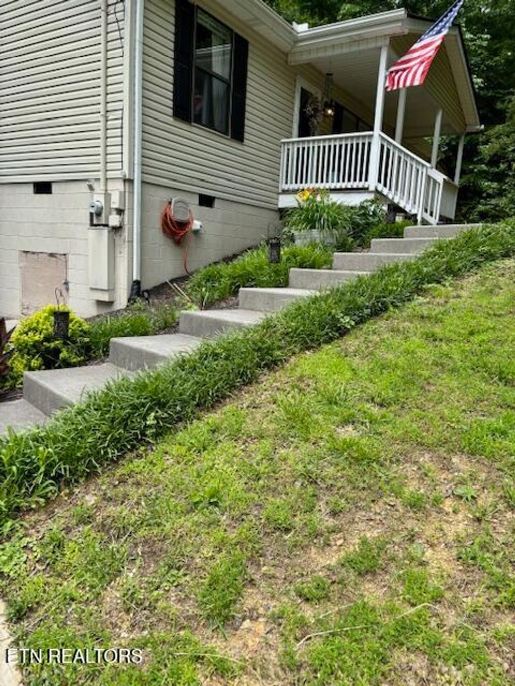 Photo of 215 Vann Drive, Harriman, TN 37748 (MLS # 1291328)