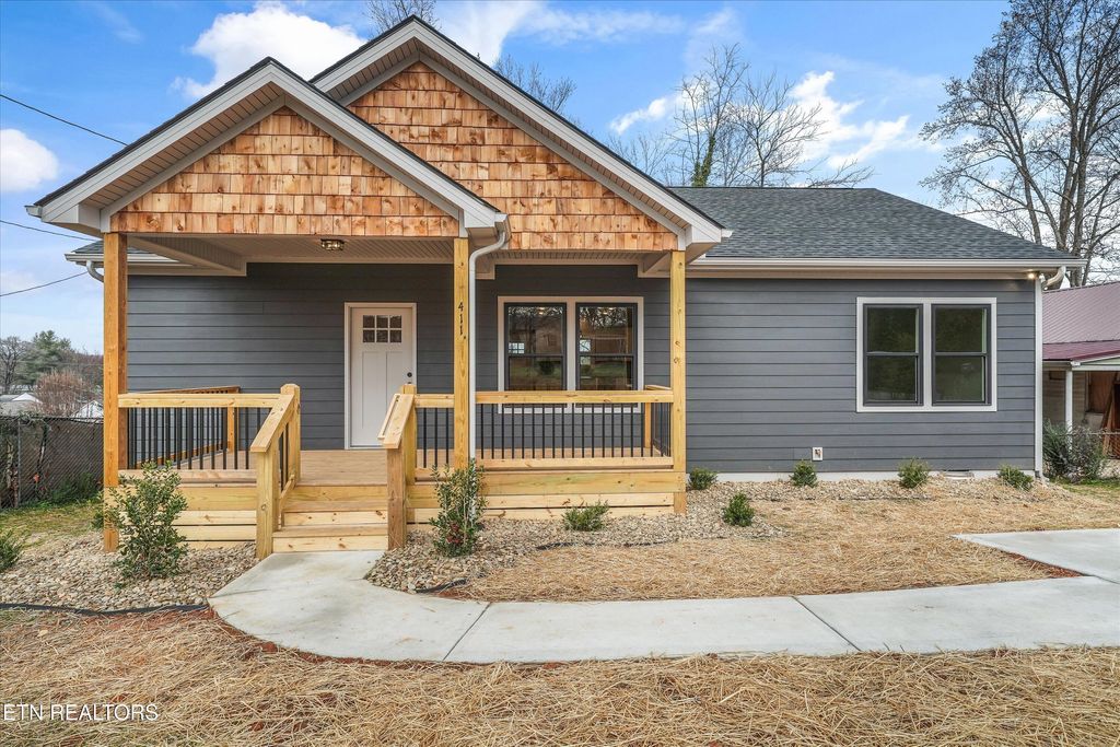 Photo of 411 Glenoaks Drive, Knoxville, TN 37912 (MLS # 1324944)