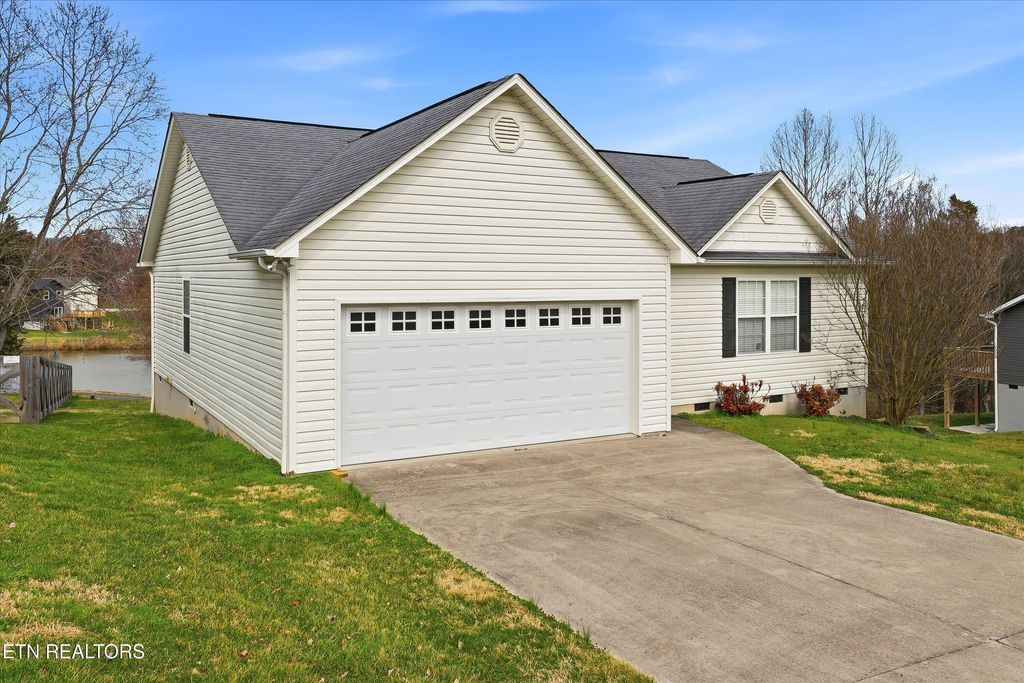 Photo of 7536 Silveredge Rd, Knoxville, TN 37918 (MLS # 1331331)