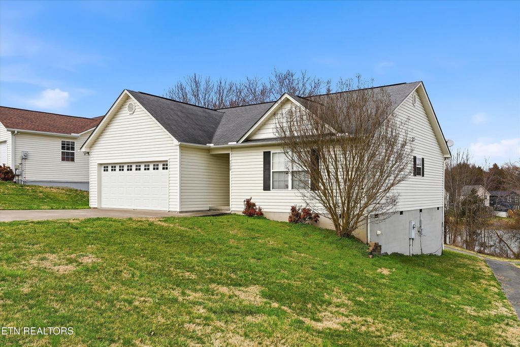 Photo of 7536 Silveredge Rd, Knoxville, TN 37918 (MLS # 1331331)