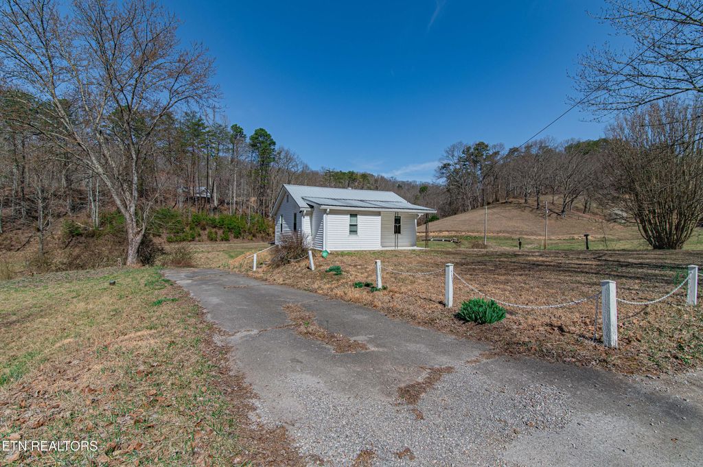 Photo of 214 Foust Hollow Rd, Heiskell, TN 37754 (MLS # 1294064)