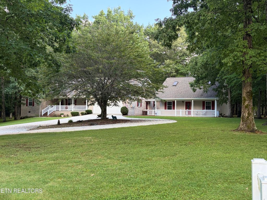 Photo of 209 Basses Creek Lane, Crossville, TN 38572 (MLS # 1343006)