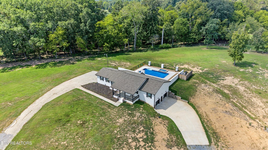 Photo of 819 Edna Garland Rd, Maryville, TN 37801 (MLS # 1354579)
