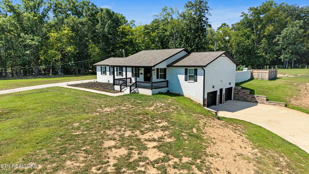 Photo of 819 Edna Garland Rd, Maryville, TN 37801 (MLS # 1354579)