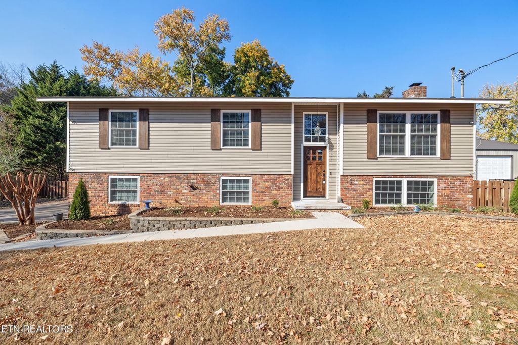 Photo of 7737 Nubbin Ridge Drive, Knoxville, TN 37919 (MLS # 1245482)