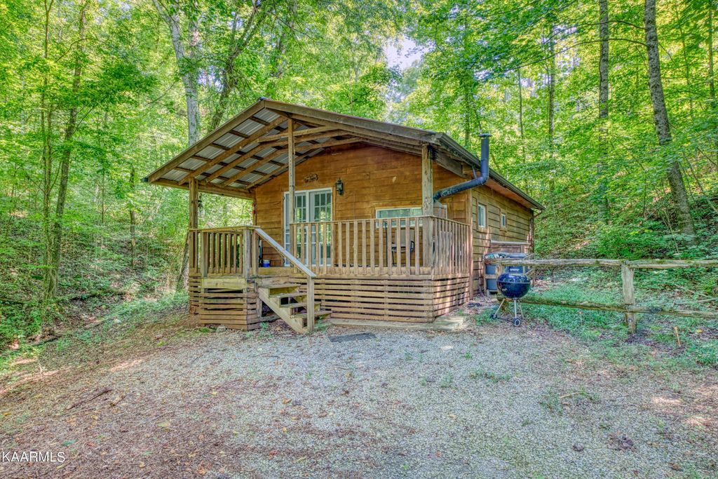 Photo of 1176 Peaceful Way, Strawberry Plains, TN 37871 (MLS # 1235446)