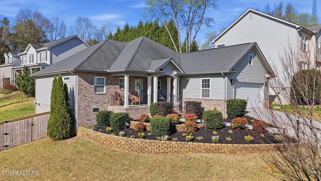 Photo of 1125 Maples Glen Lane, Knoxville, TN 37923 (MLS # 1333006)