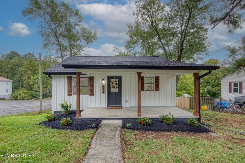 Photo of 2904 Greenway Drive, Knoxville, TN 37918 (MLS # 1336807)