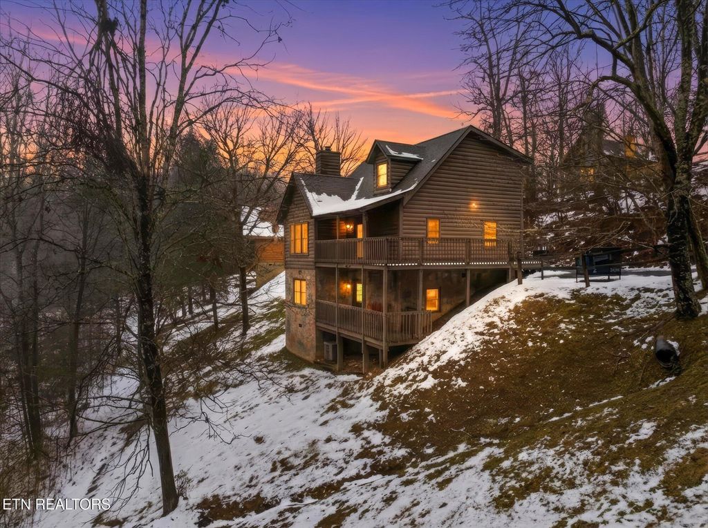 Photo of 3542 Country Pines Way, Sevierville, TN 37876 (MLS # 1328705)