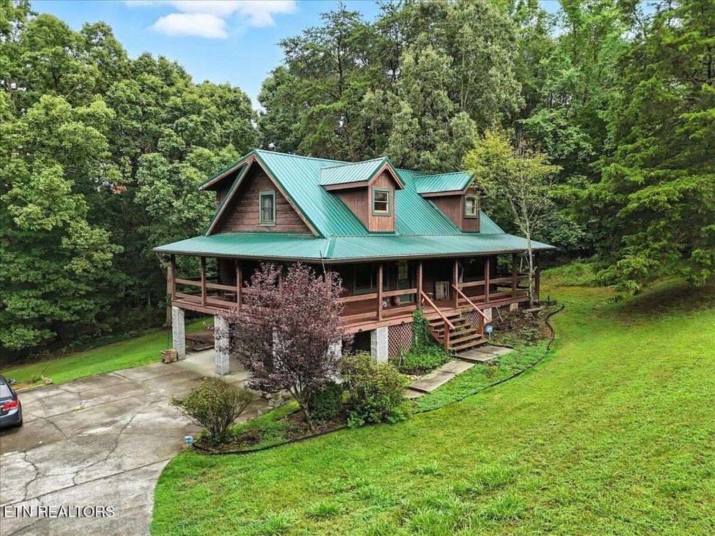 Photo of 3716 Mountain View Lane, Baneberry, TN 37890 (MLS # 1310069)