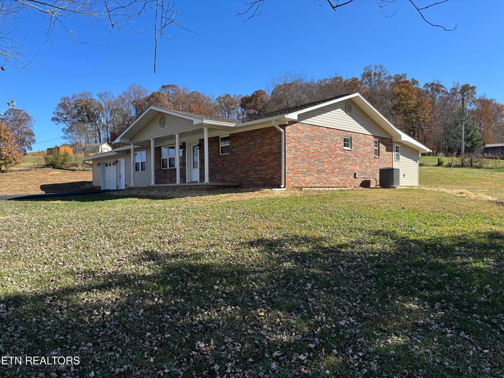 Photo of 134 Vista Drive, New Tazewell, TN 37825 (MLS # 1321968)