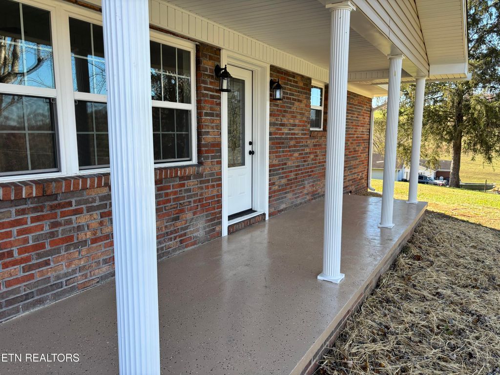 Photo of 134 Vista Drive, New Tazewell, TN 37825 (MLS # 1321968)