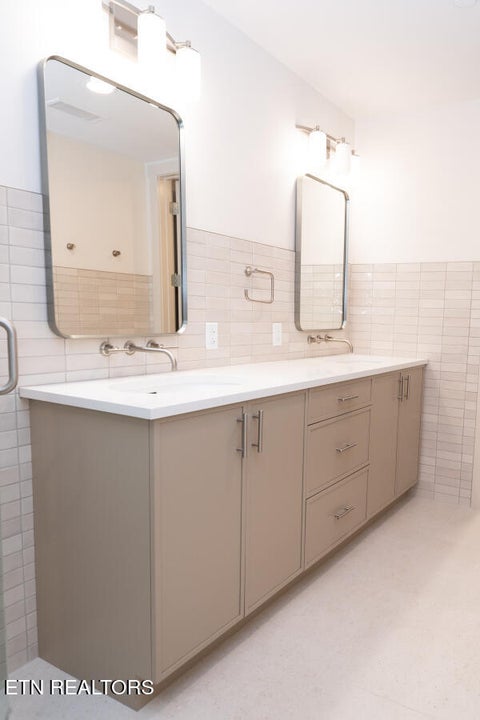 Tiny photo for 122 Stadium Way #712, Knoxville, TN 37915 (MLS # 1333128)