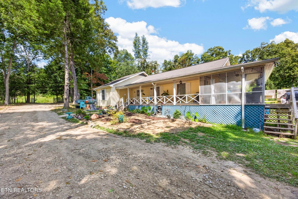 Photo of 980 Sharon Circle, Crossville, TN 38572 (MLS # 1355146)