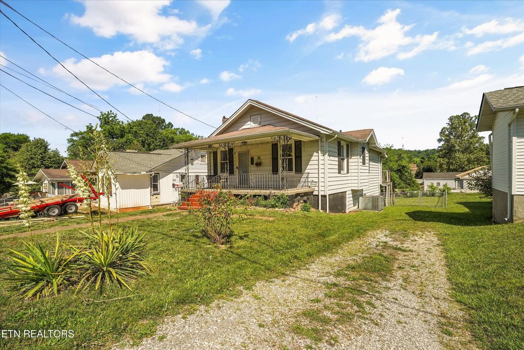 Photo of 1735 Nickerson Ave, Knoxville, TN 37917 (MLS # 1340961)