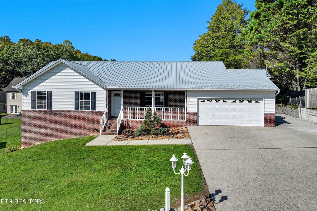 Photo of 119 Aspen Lane, Oliver Springs, TN 37840 (MLS # 1314968)