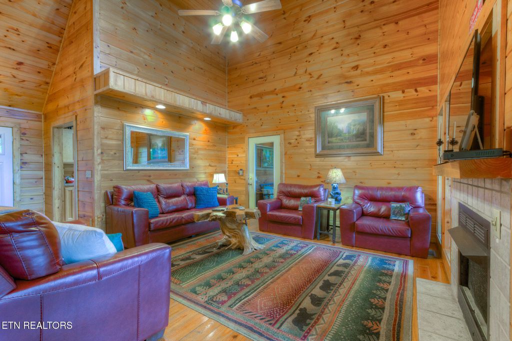 Photo of 3810 Old Mountain Rd, Sevierville, TN 37876 (MLS # 1337440)