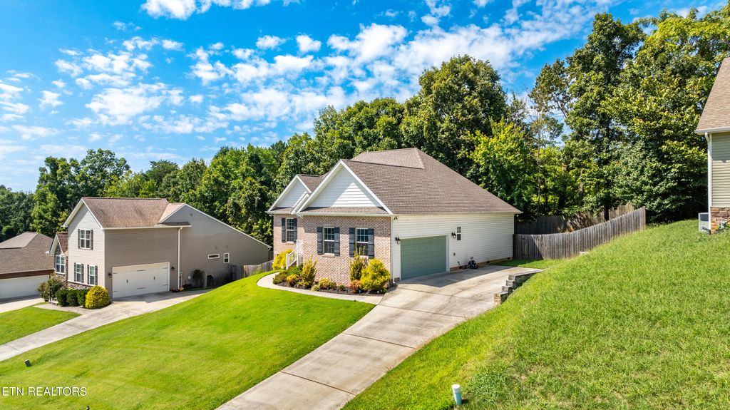 Photo of 2018 Country Brook Lane, Knoxville, TN 37921 (MLS # 1317159)