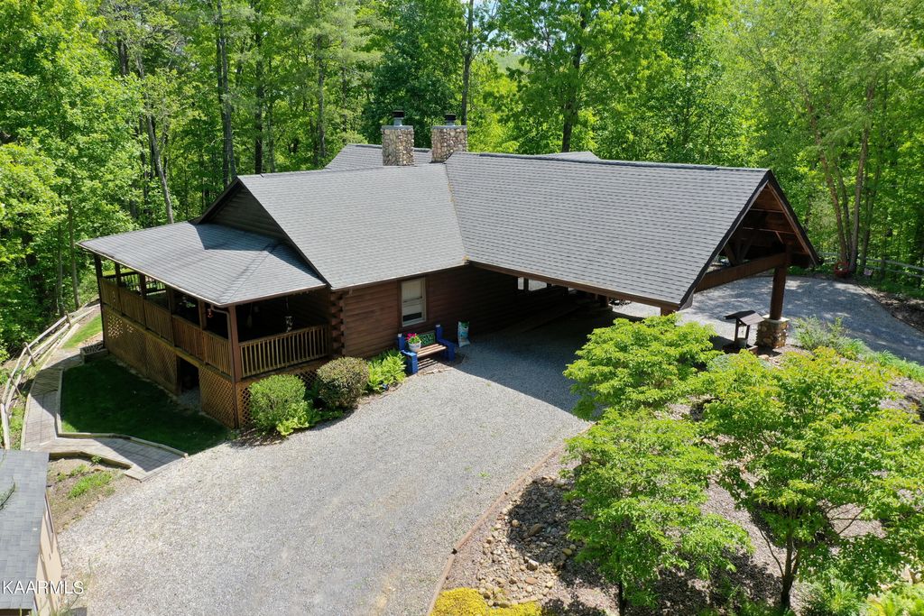 Photo of 2020 Christa Tr, Walland, TN 37886 (MLS # 1225910)