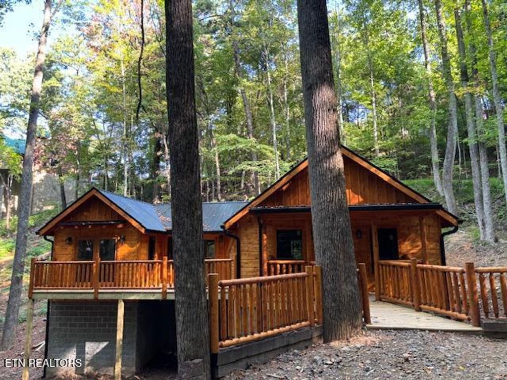 Photo of 1710 Orchard Dr Drive, Sevierville, TN 37876 (MLS # 1305137)