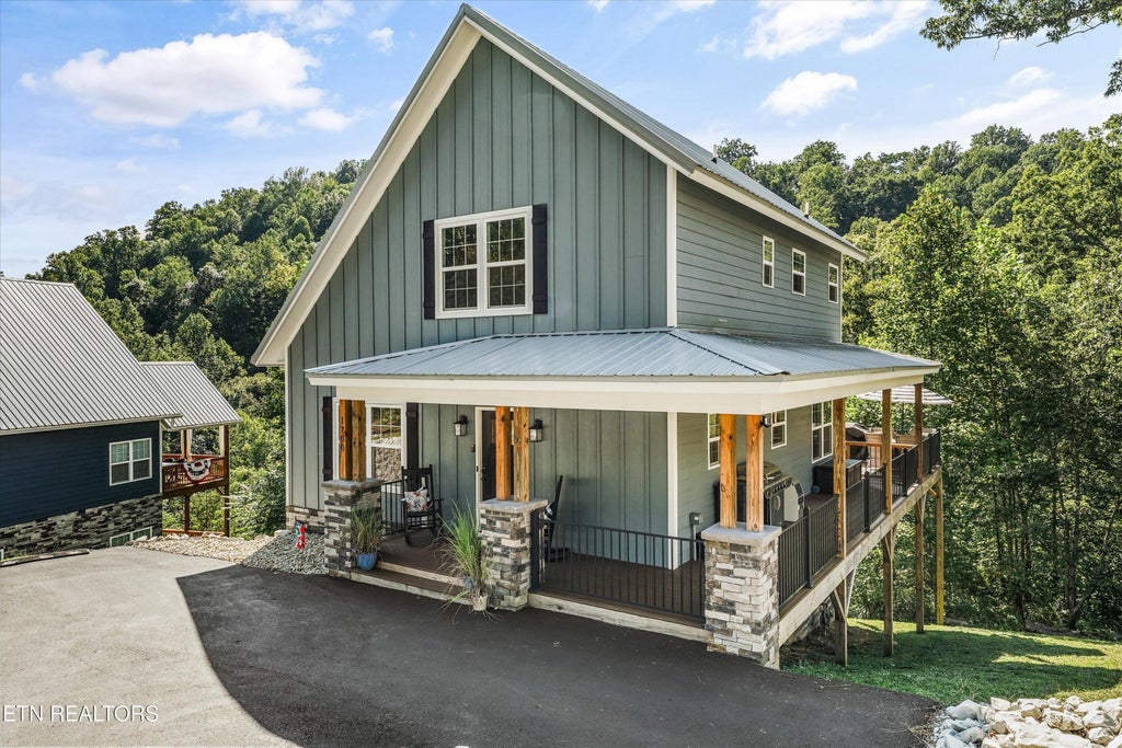 Photo of 1700 Ridge Rd, Caryville, TN 37714 (MLS # 1354402)