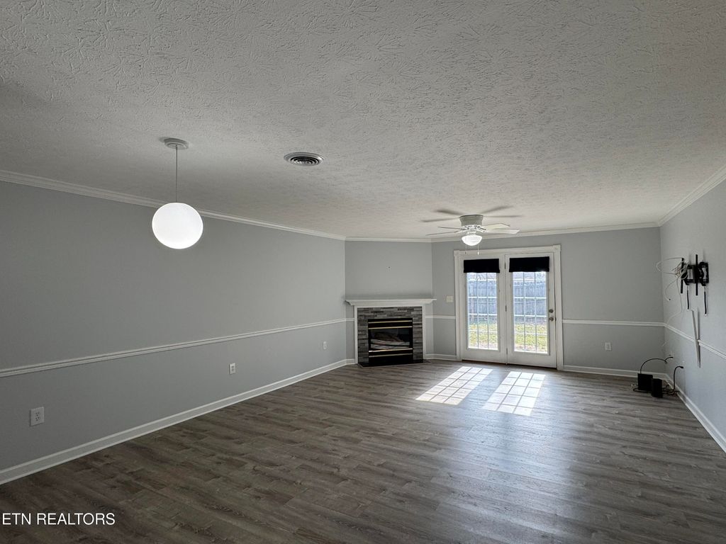 Photo of 103 Pinewood Drive, Lenoir City, TN 37771 (MLS # 1329710)