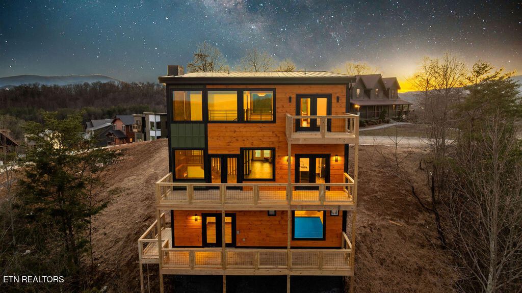 Photo of 1567 Rainbow Ridge Way, Sevierville, TN 37862 (MLS # 1336309)